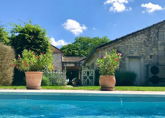 Stone Manor House In Quercy 펜션