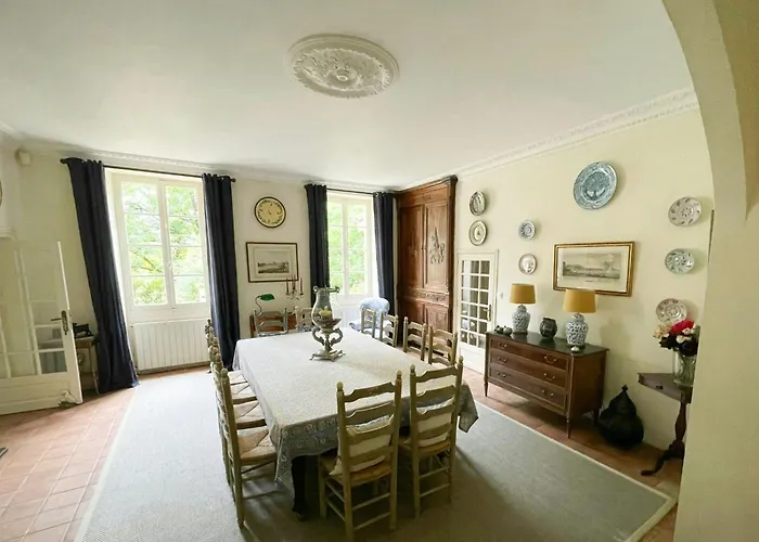 Stone Manor House In Quercy 펜션