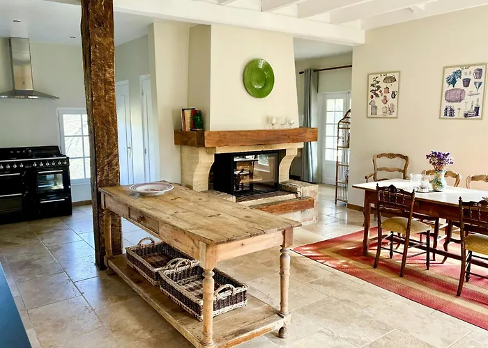 펜션 Stone Manor House In Quercy