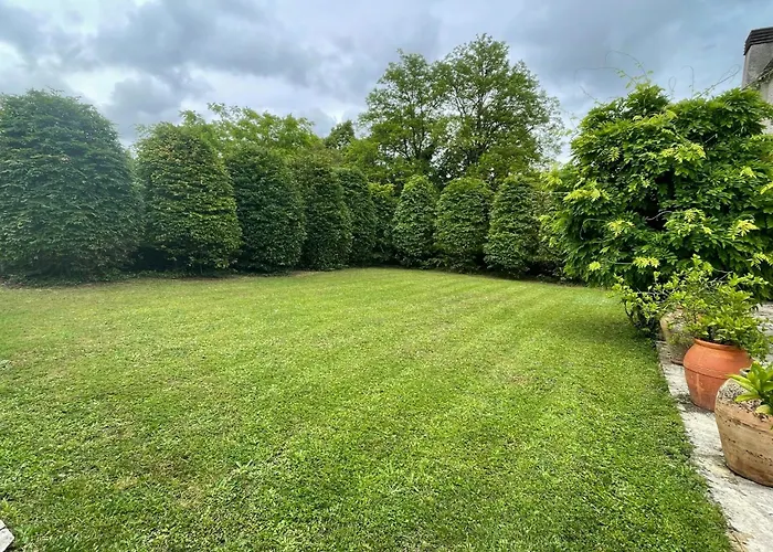 Stone Manor House In Quercy 펜션 Belveze